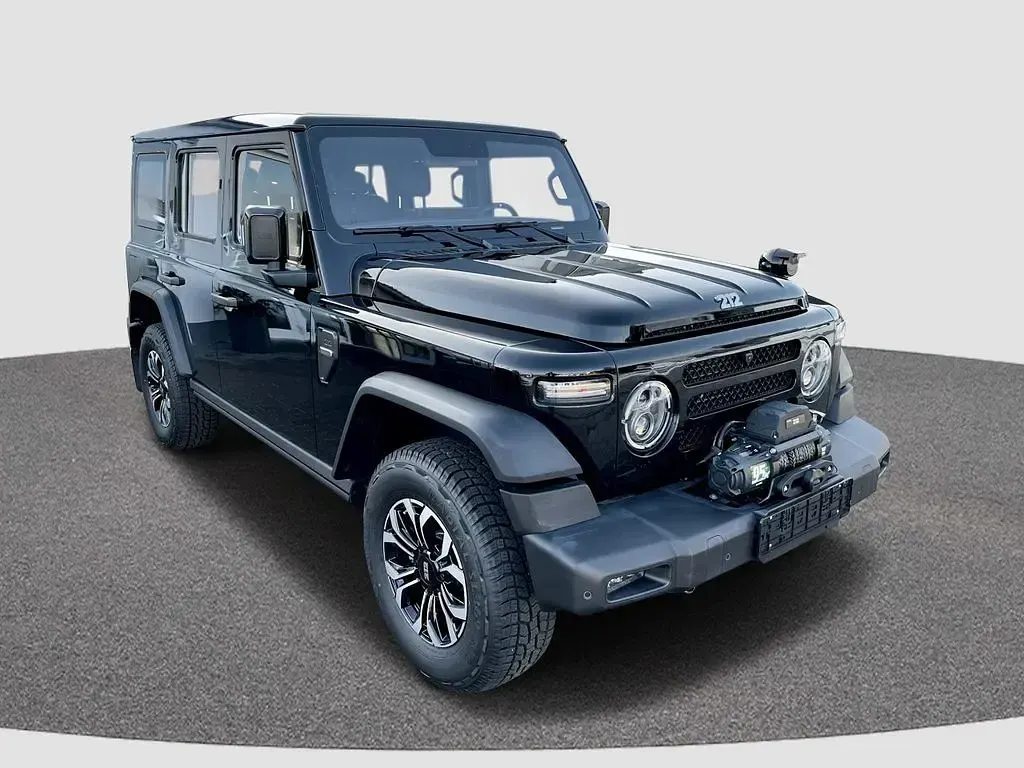 Neu BAW 212 166 PS (122 kW) 2026 Schwarz SUV