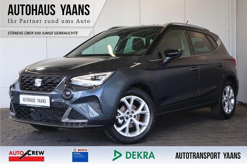 Grau Gebraucht 2023 Seat Arona FR SUV | 15.989 € (Guter Preis) - Bild 1/4