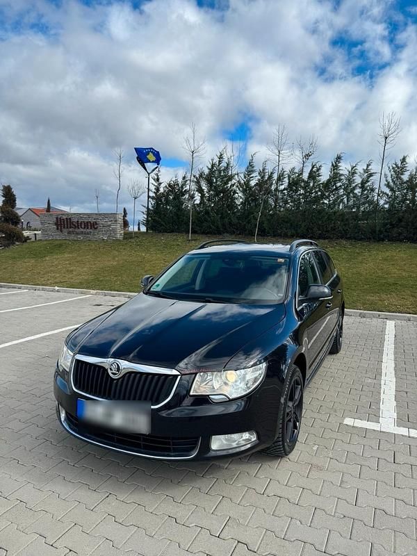 Gebraucht Skoda Superb 170 PS (125 kW) 2012 Schwarz Kombi
