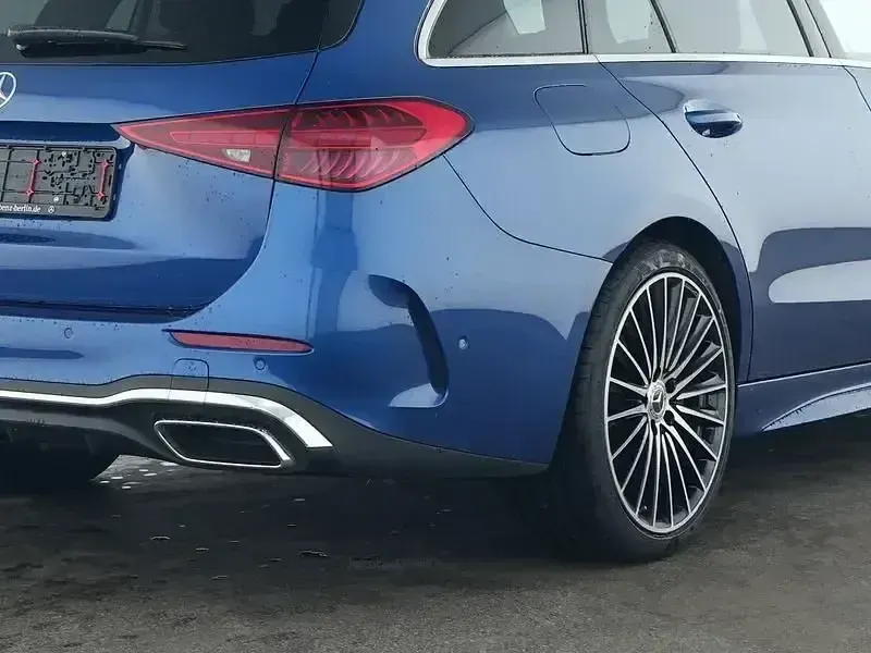 Gebraucht Mercedes C300 AMG 258 PS (189 kW) 2025 Blau Limousine