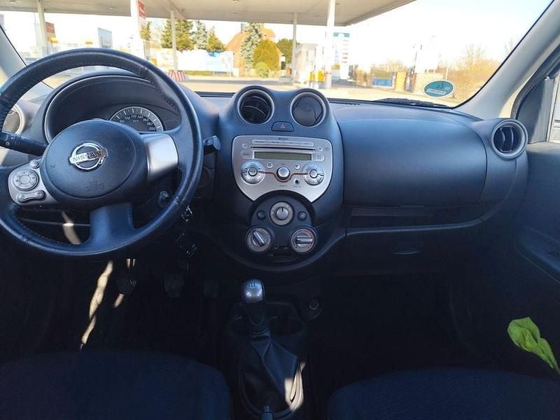Gebraucht Nissan Micra 80 PS (58 kW) 2012 Silber Kleinwagen