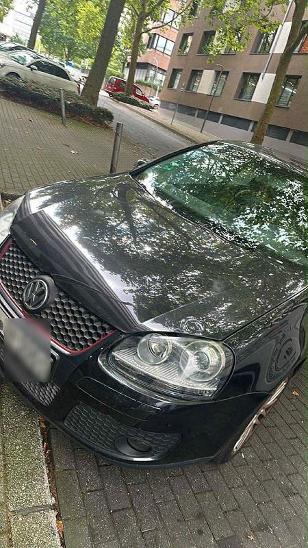 Schwarz Gebraucht 2005 VW Golf V Kleinwagen | 2.700 € - Bild 1/2