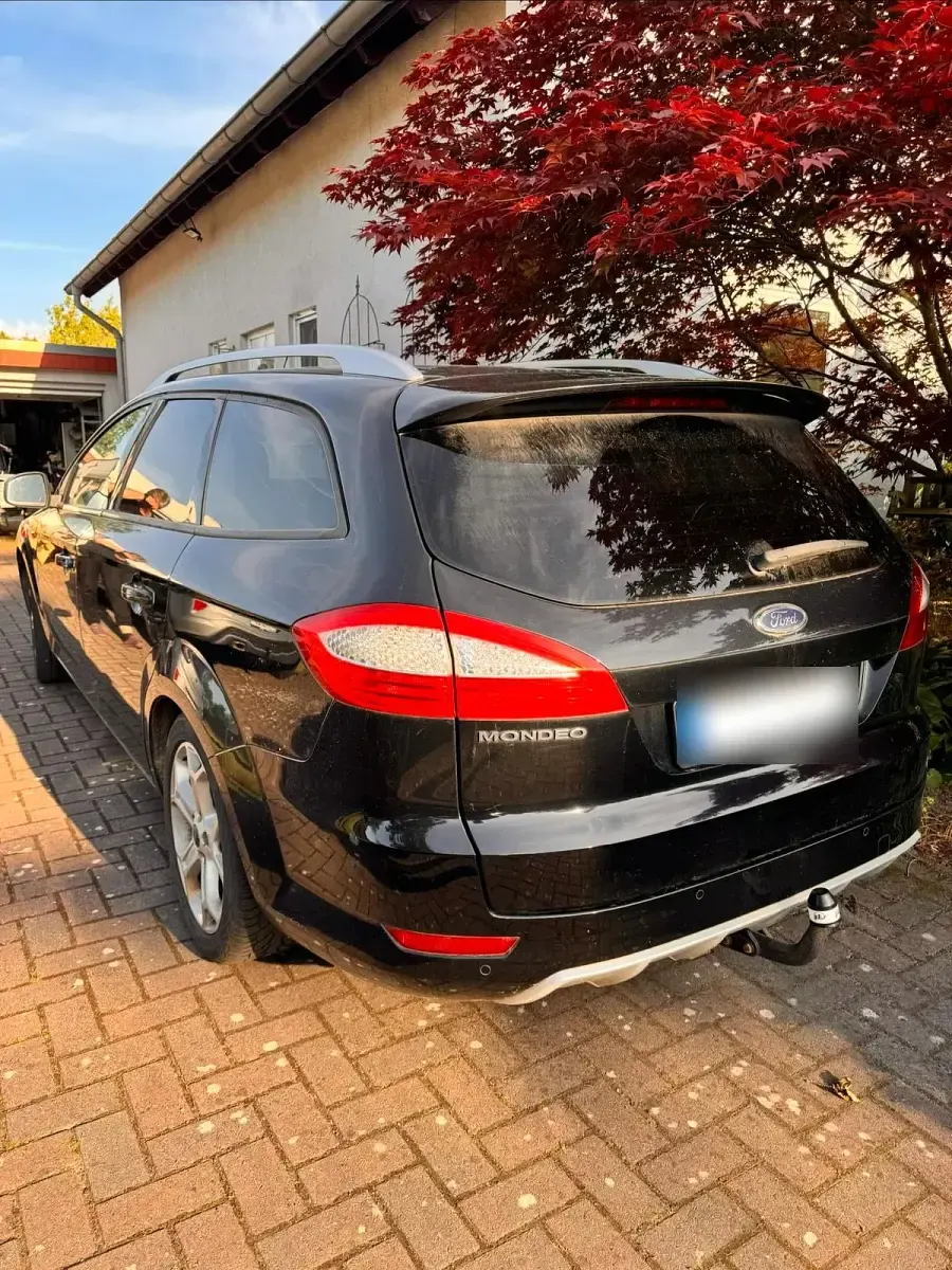 Gebraucht Ford Mondeo 160 PS (117 kW) 2010 Schwarz Kombi