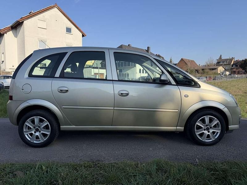 Gebraucht Opel Meriva Edition 105 PS (77 kW) 2007 Champagner silber m2 Van / Kleinbus