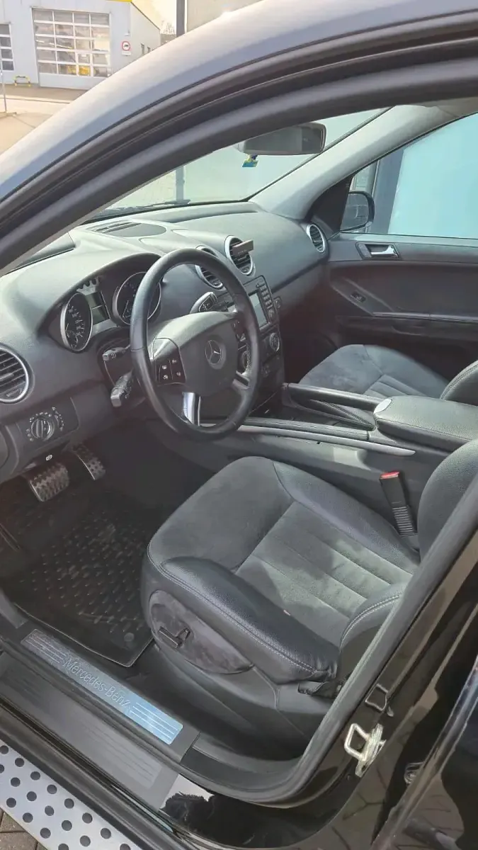 Gebraucht Mercedes ML320 224 PS (164 kW) 2006 Schwarz SUV