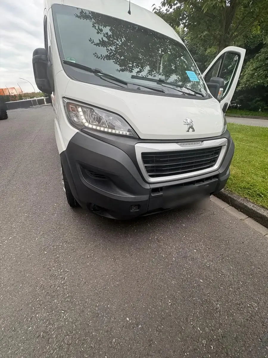 Gebraucht Peugeot Boxer 131 PS (96 kW) 2019 Weiß Van