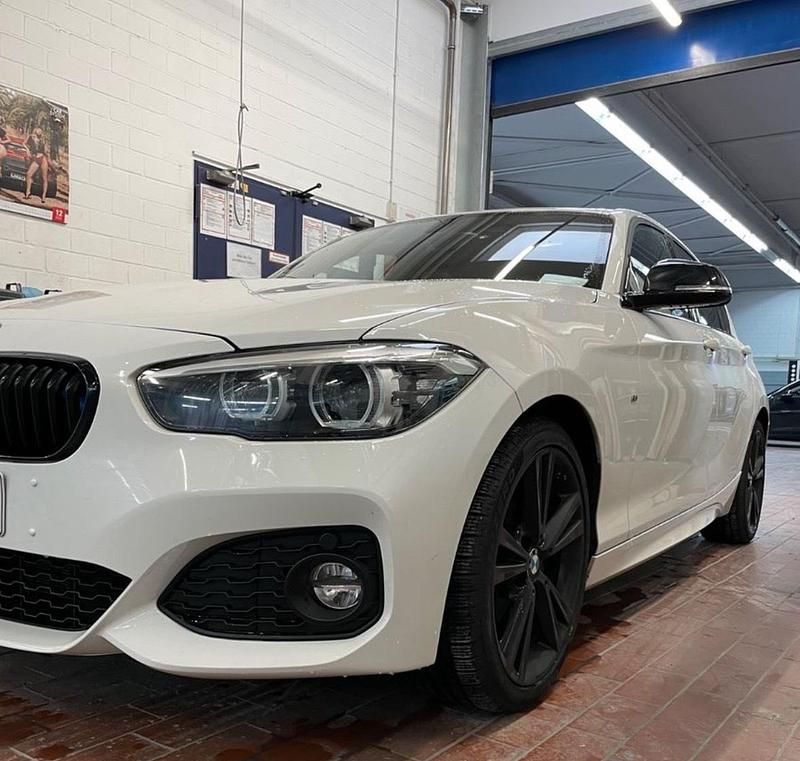 Weiß Gebraucht 2017 BMW 120 M Sport Kleinwagen | 17.490 € (Fairer Preis) - Bild 1/4