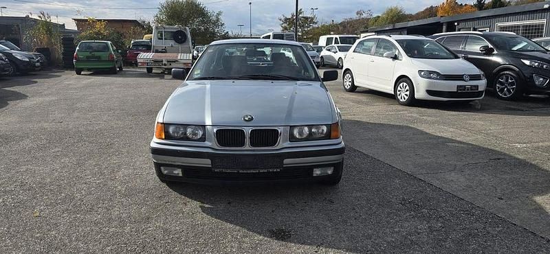 Gebraucht BMW 318 116 PS (85 kW) 1997 Silber Limousine