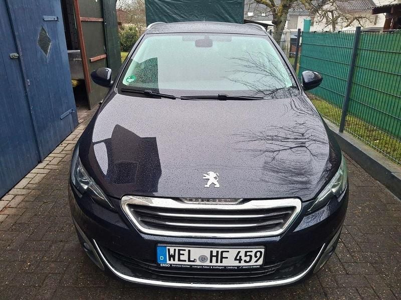 Gebraucht Peugeot 308 SW Allure 120 PS (88 kW) 2017 Blau Kombi