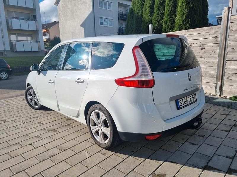 Weiß Gebraucht 2009 Renault Grand Scénic III Dynamique Van / Kleinbus | 3.300 € (Etwas zu teuer) - Bild 1/4