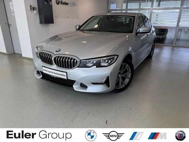 Silber Gebraucht 2019 BMW 320 Luxury Line Limousine | 25.988 € (Guter Preis) - Bild 1/4