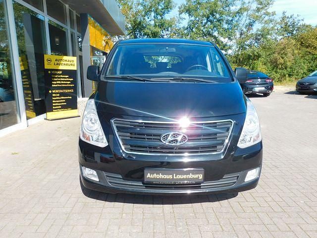 Schwarz Gebraucht 2014 Hyundai H-1 Van / Kleinbus | 14.950 € (Fairer Preis) - Bild 1/4
