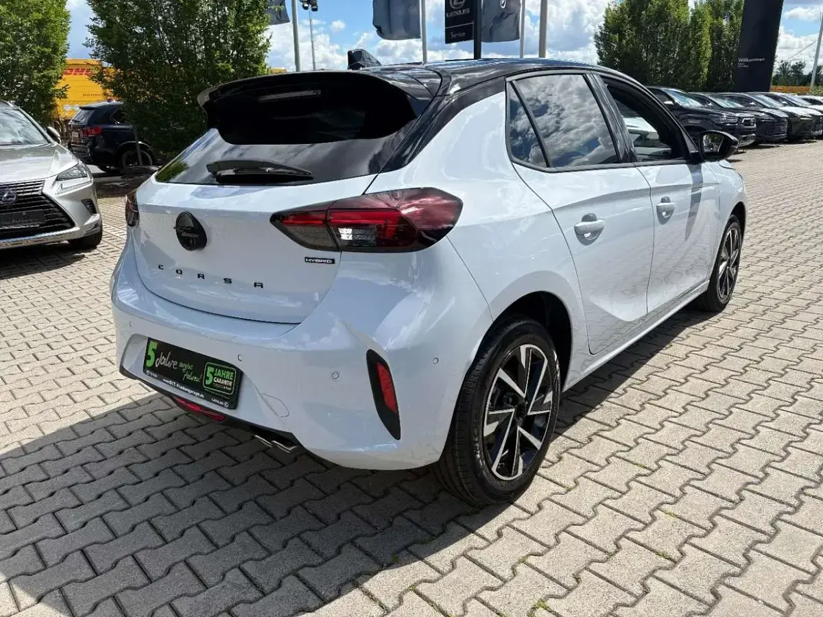 Neu Opel Corsa 136 PS (100 kW) 2025 Okenitweiss metalliclackieru Kleinwagen