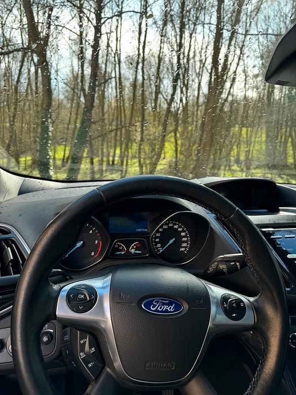 Używany Ford Kuga 195 KM (143 kW) 2014 Czarny SUV