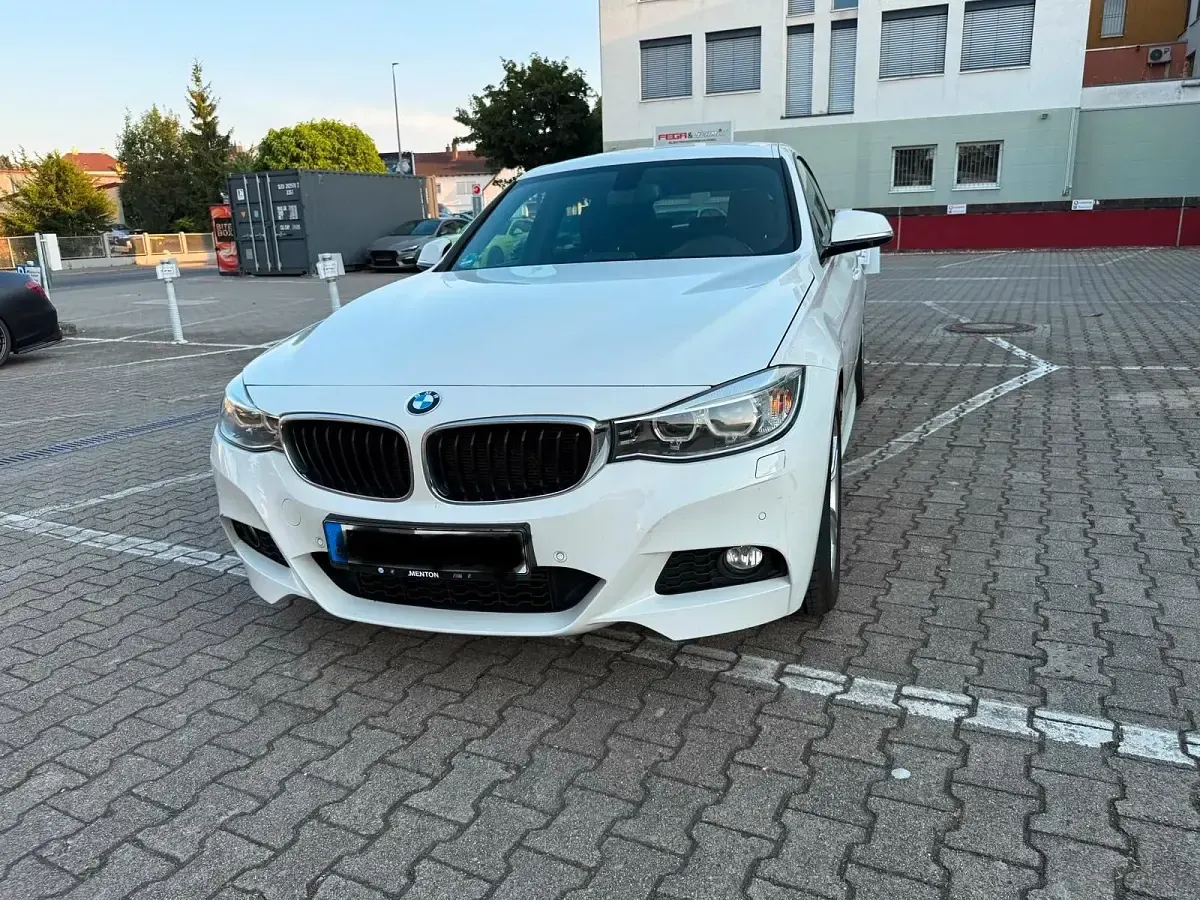 Gebraucht BMW 325 M Sport 218 PS (160 kW) 2015 Weiß Limousine