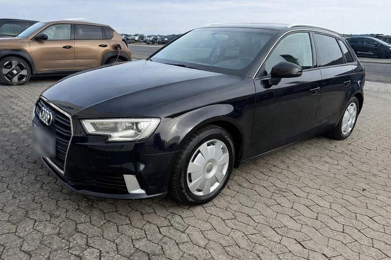 Gebraucht Audi A3 Sport 150 PS (110 kW) 2019 Schwarz Limousine