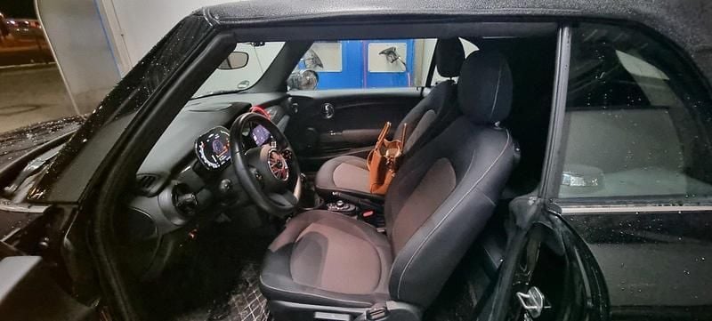 Second-hand Mini Cooper Cabriolet 136 CP (100 kW) 2022 Negru Cabrio
