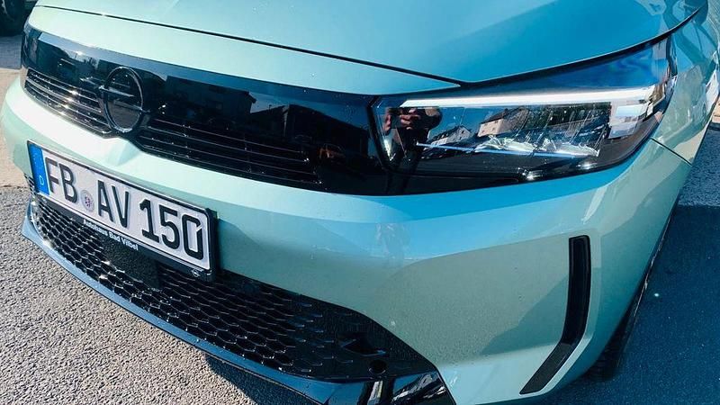 Gebraucht Opel Corsa 101 PS (74 kW) 2025 Grün Kleinwagen