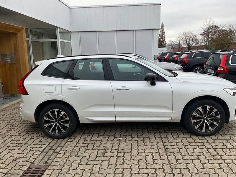 Gebraucht Volvo XC60 Plus 197 PS (144 kW) 2023 Weiß SUV