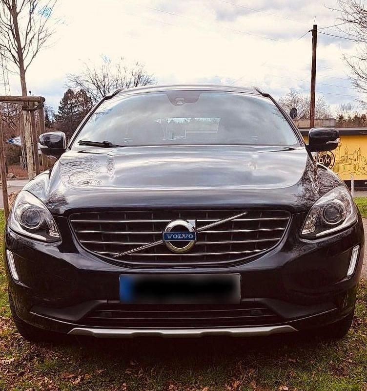 Second-hand Volvo XC60 190 CP (139 kW) 2016 Negru SUV
