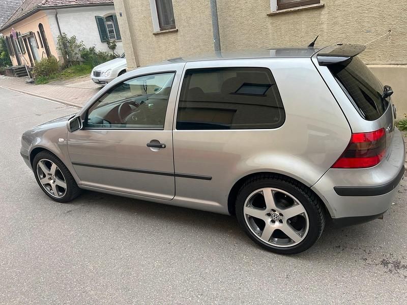 Gebraucht VW Golf IV 97 PS (71 kW) 2000 Silber Kleinwagen