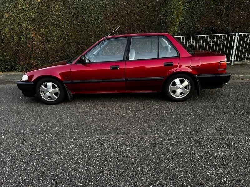 Gebraucht Honda Civic 90 PS (66 kW) 1990 Rot Limousine