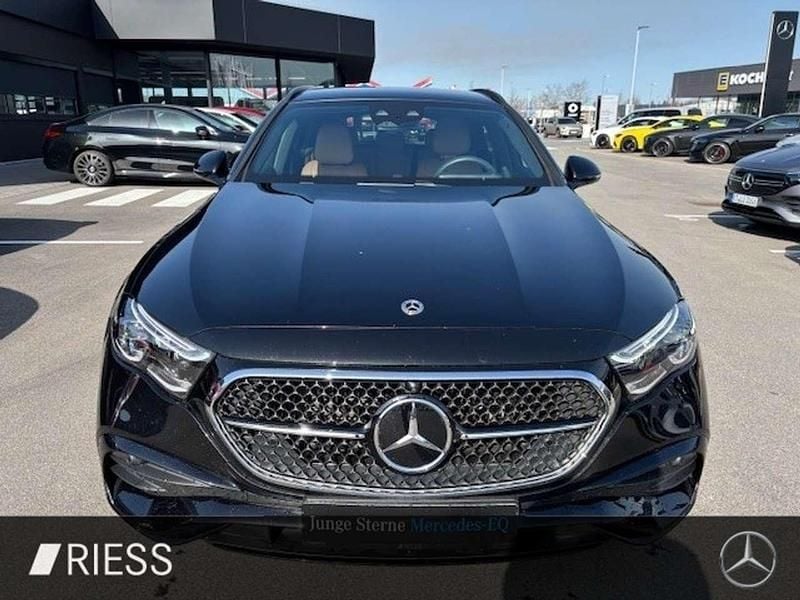 Gebraucht Mercedes E300 AMG 313 PS (230 kW) 2025 Metalliclack obsidianschwarz Kombi