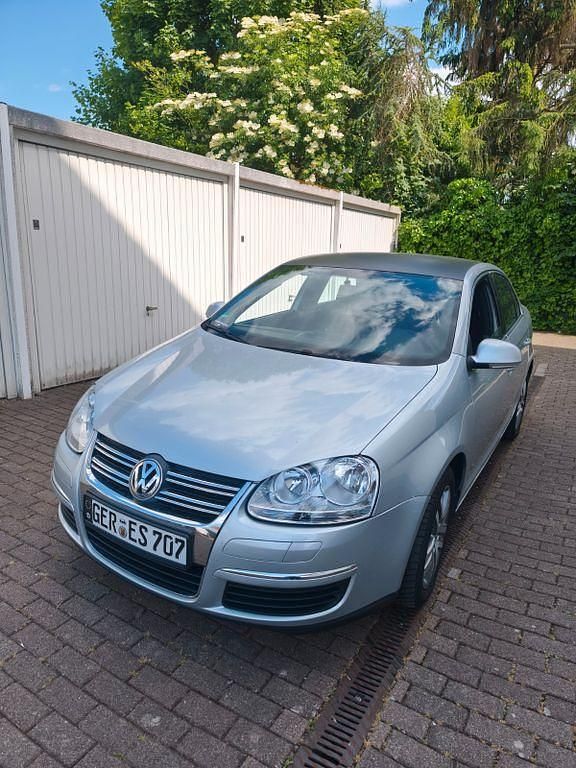 Silber Gebraucht 2006 VW Jetta Comfortline Limousine | 3.800 € (Teuer) - Bild 1/4