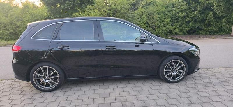 Gebraucht Mercedes B200 Progressive 150 PS (110 kW) 2019 Schwarz Kleinwagen