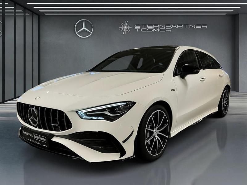 Weiß Gebraucht 2024 Mercedes CLA35 AMG AMG Limousine | 47.780 € (Fairer Preis) - Bild 1/3