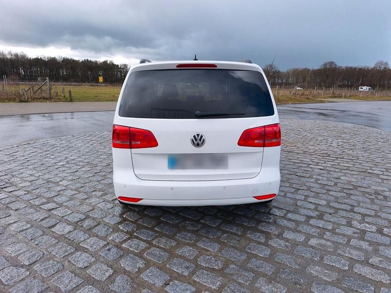 Gebraucht VW Touran 140 PS (102 kW) 2012 Weiß Van / Kleinbus