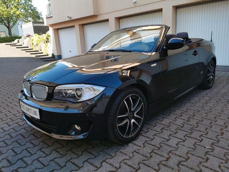 Schwarz Gebraucht 2013 BMW 118 Cabriolet Efficient Dynamics Cabrio | 8.300 € - Bild 1/4