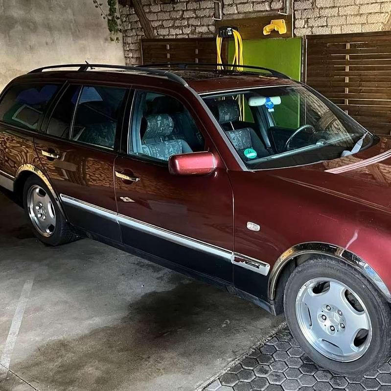 Gebraucht Mercedes E200 Avantgarde 136 PS (100 kW) 1997 Rot Kombi