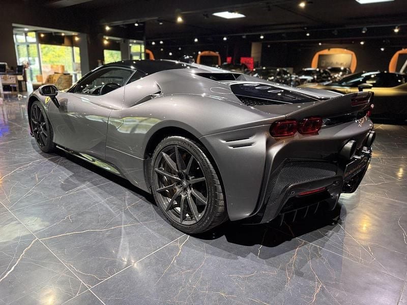 Gebraucht Ferrari SF90 999 PS (734 kW) 2021 Grau Coupé