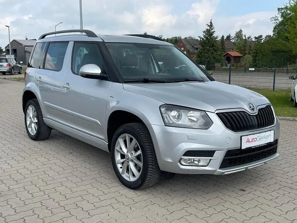 Gebraucht Skoda Yeti Joy 125 PS (91 kW) 2016 Stribrna brilliant/ brilliantsil metallic SUV