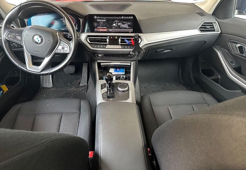Gebraucht BMW 320 190 PS (139 kW) 2022 Blau Kombi