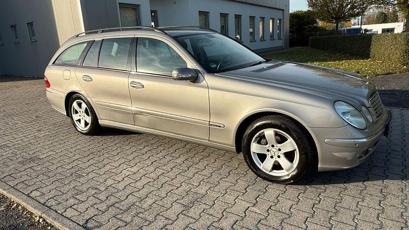 Gebraucht Mercedes E280 177 PS (130 kW) 2005 Silber Kombi