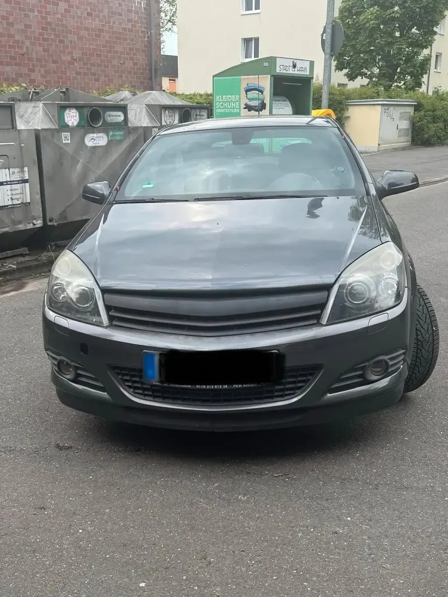 Gebraucht Opel Astra GTC Sport 140 PS (102 kW) 2008 Grau Coupé