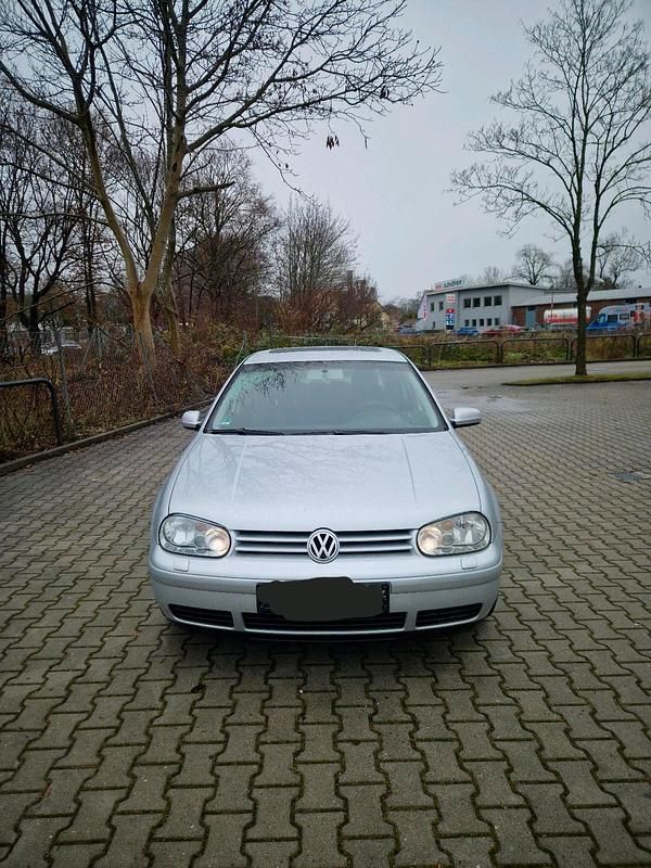 Silber Gebraucht 2003 VW Golf IV Limousine | 2.400 € (Fairer Preis) - Bild 1/4