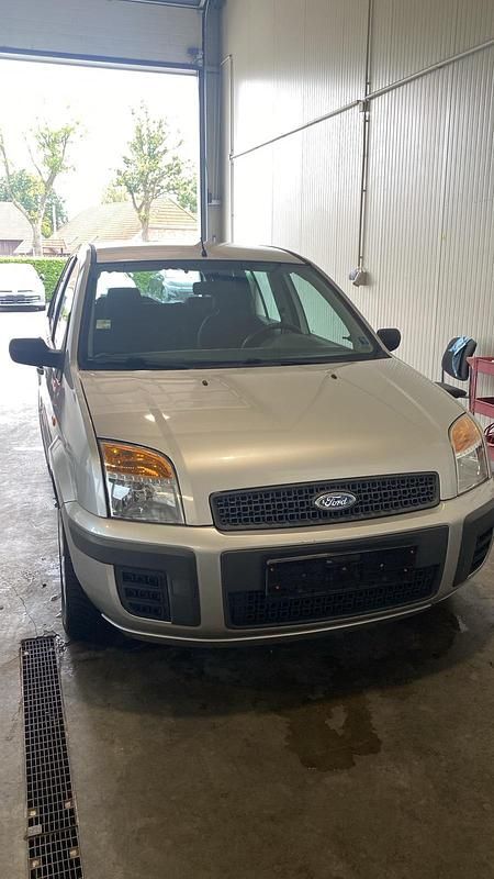 Silber Gebraucht 2008 Ford Fusion Kleinwagen | 2.750 € (Fairer Preis) - Bild 1/4