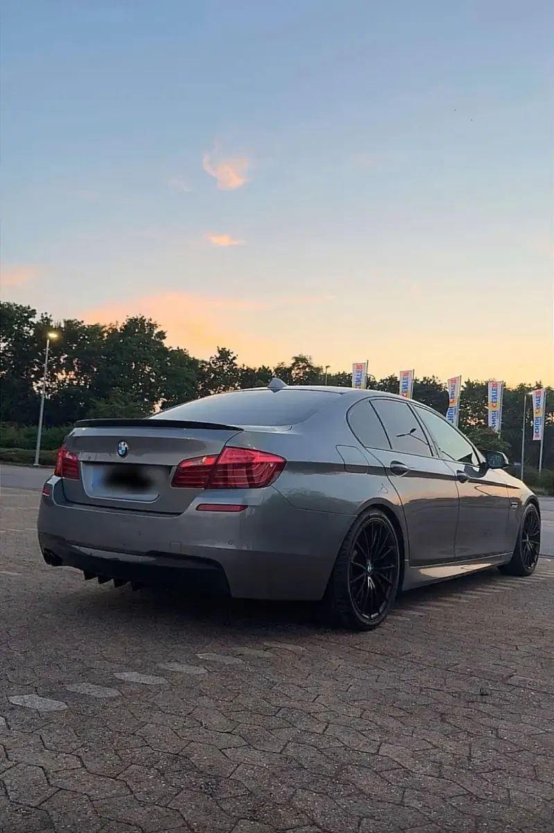 Gebraucht BMW 530 258 PS (189 kW) 2016 Grau Limousine