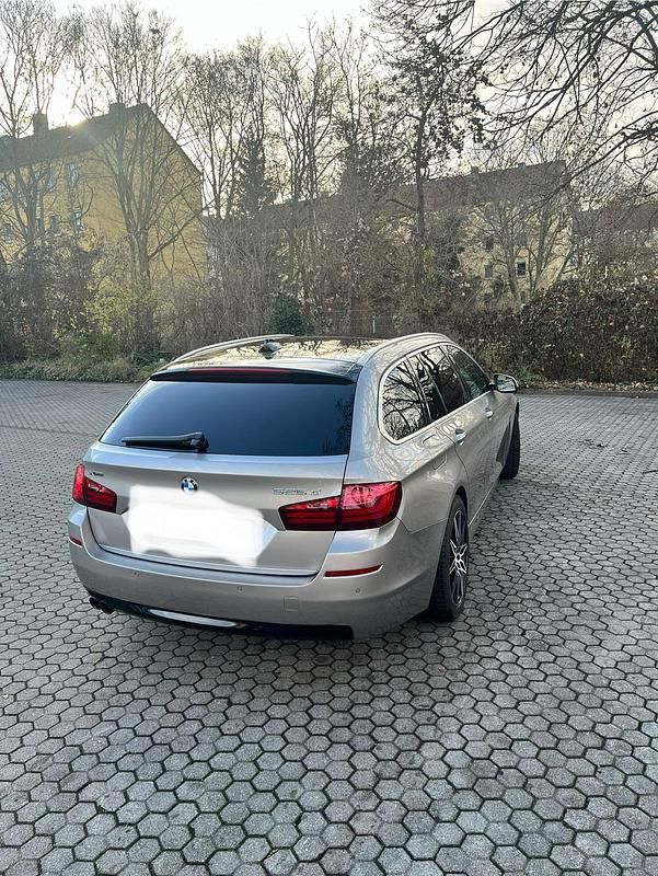 Second-hand BMW 525 218 CP (160 kW) 2014 Andere farben Break