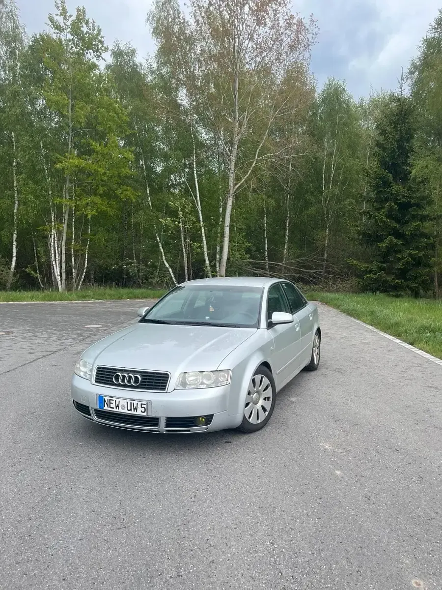 Używany Audi A4 131 KM (96 kW) 2001 Srebrny Sedan/Limuzyna