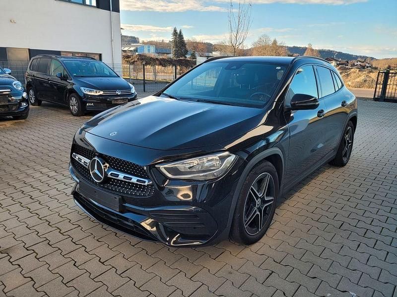 Schwarz Gebraucht 2021 Mercedes GLA220 AMG SUV | 29.950 € (Fairer Preis) - Bild 1/4