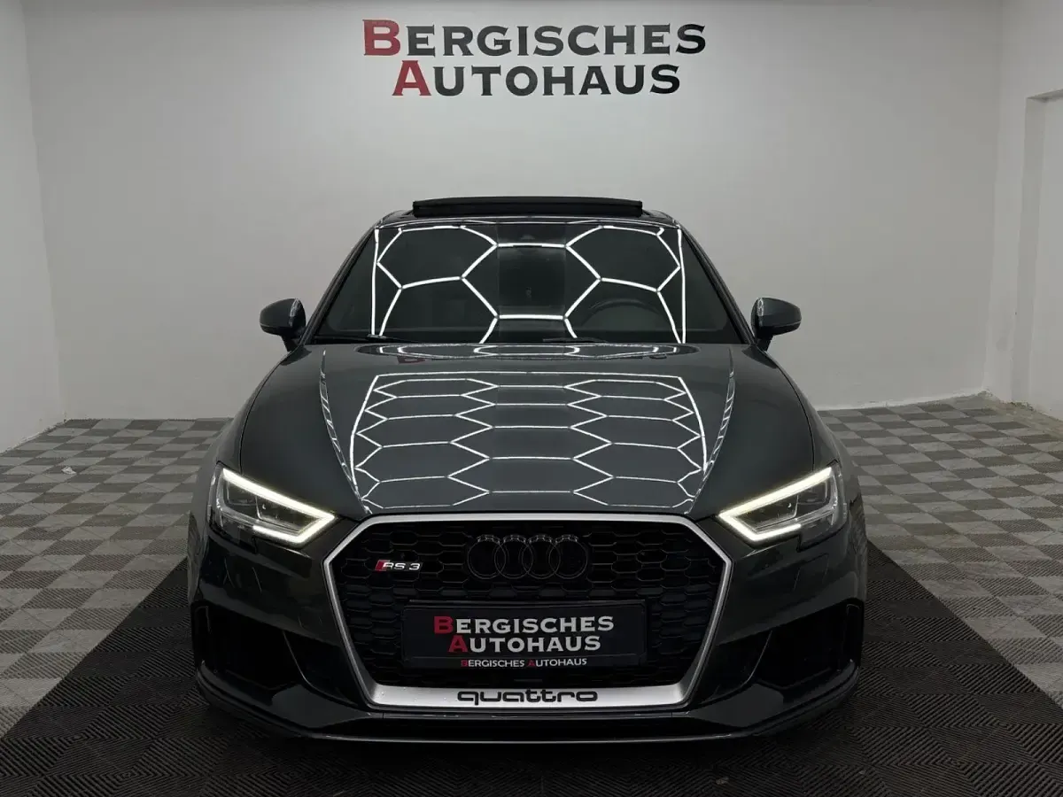 Gebraucht Audi RS3 Ambiente 400 PS (294 kW) 2017 Grau Limousine