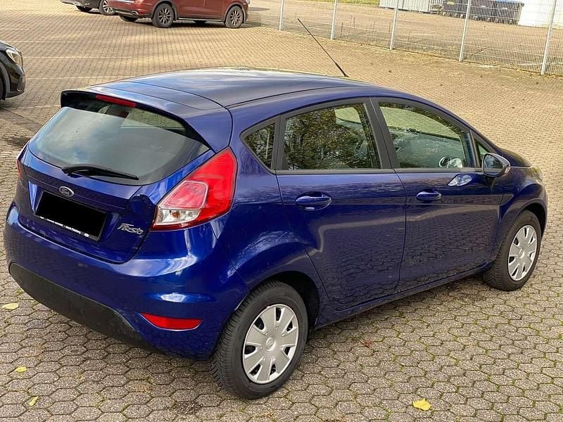 Gebraucht Ford Fiesta Trend 82 PS (60 kW) 2017 Indicblau metallic Kleinwagen