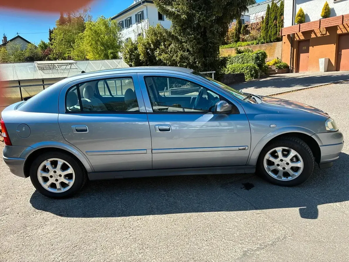 Gebraucht Opel Astra 84 PS (61 kW) 2003 Grau Limousine