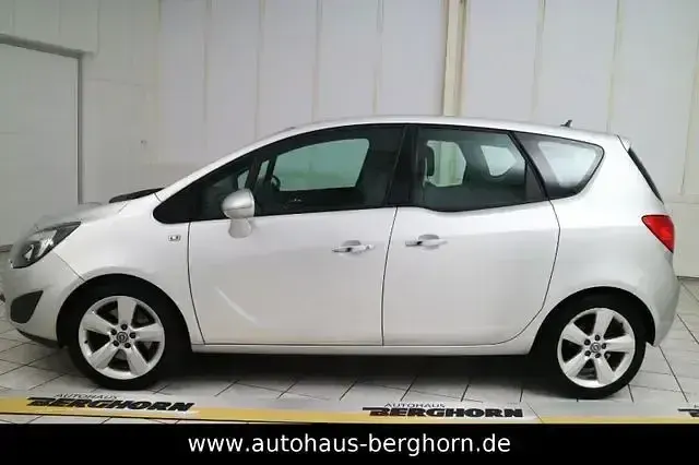Gebraucht Opel Meriva Innovation 140 PS (102 kW) 2010 Silber Van / Kleinbus
