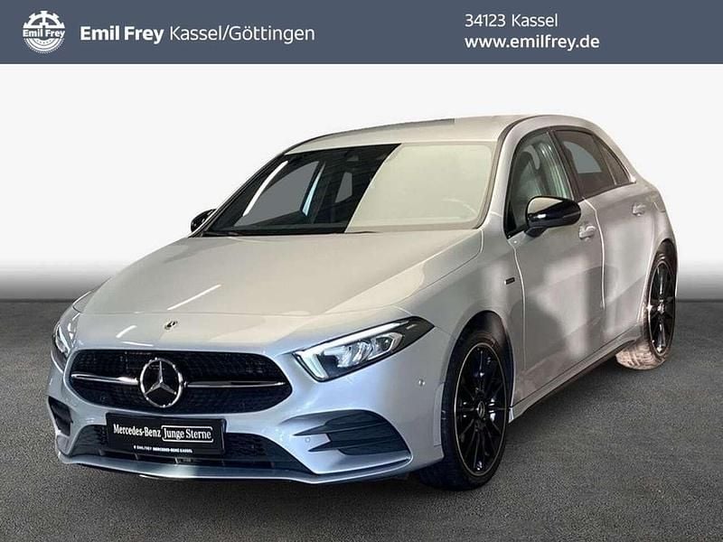 Iridiumsilber metallic Gebraucht 2021 Mercedes A250 AMG Limousine | 25.710 € (Fairer Preis) - Bild 1/4