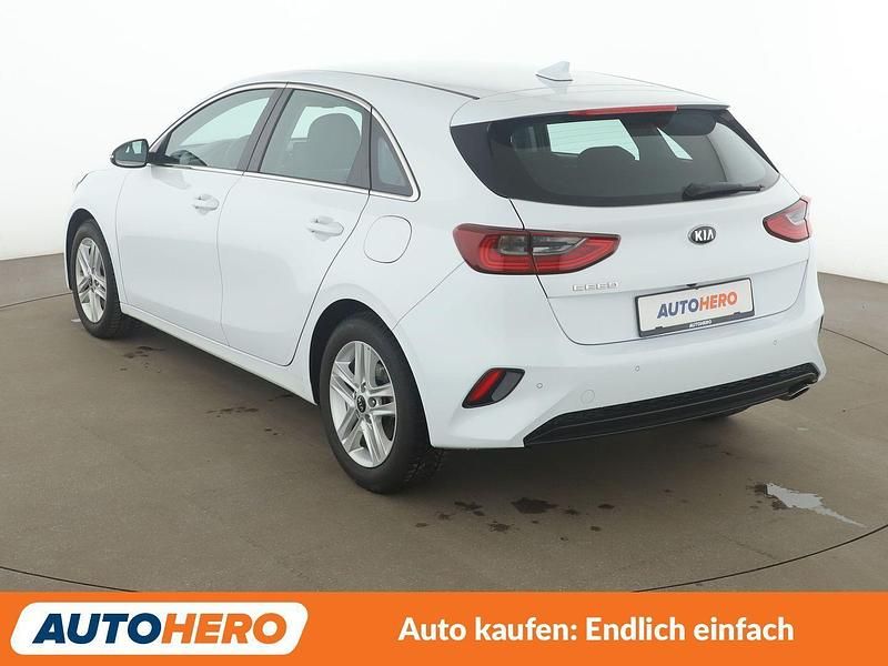 Gebraucht Kia Ceed Active 120 PS (88 kW) 2019 Weiß Kleinwagen